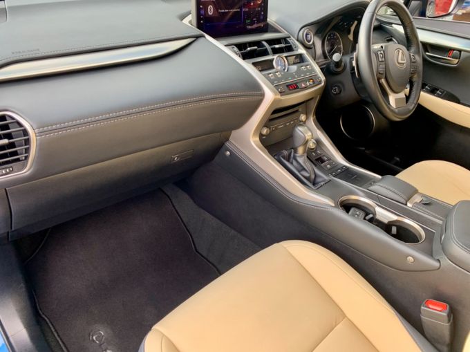 LEXUS NX 300H PREMIUM - 5876 - 12