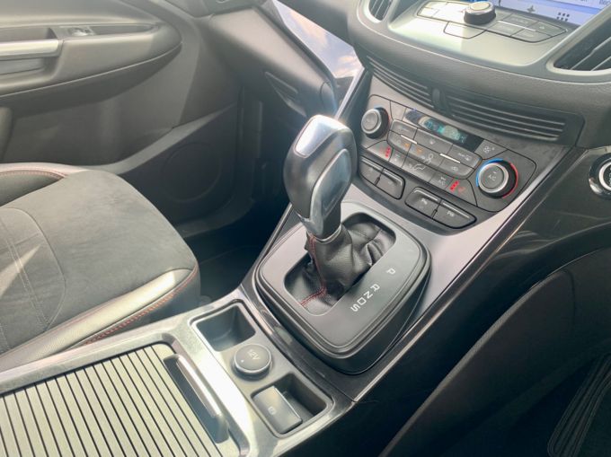 FORD KUGA ST-LINE X TDCI - 5824 - 21