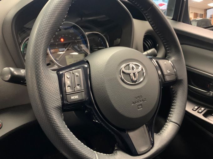 TOYOTA YARIS VVT-I DESIGN M-DRIVE S - 5927 - 12