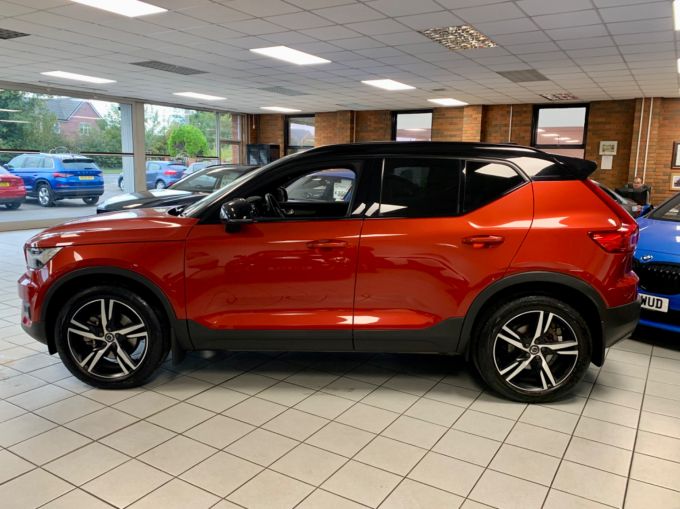 VOLVO XC40 B4 R-DESIGN MHEV - 5871 - 11