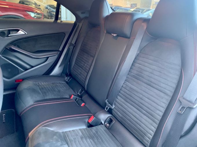 MERCEDES CLA CLA 200 AMG LINE NIGHT EDITION - 5877 - 24