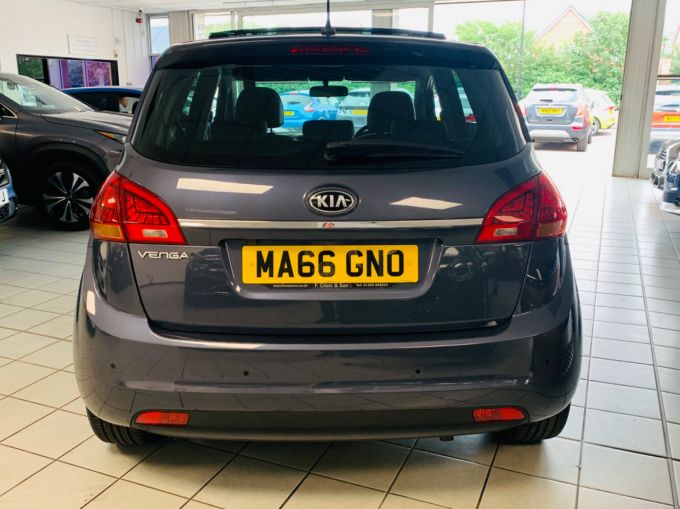KIA VENGA 4 - 5732 - 8