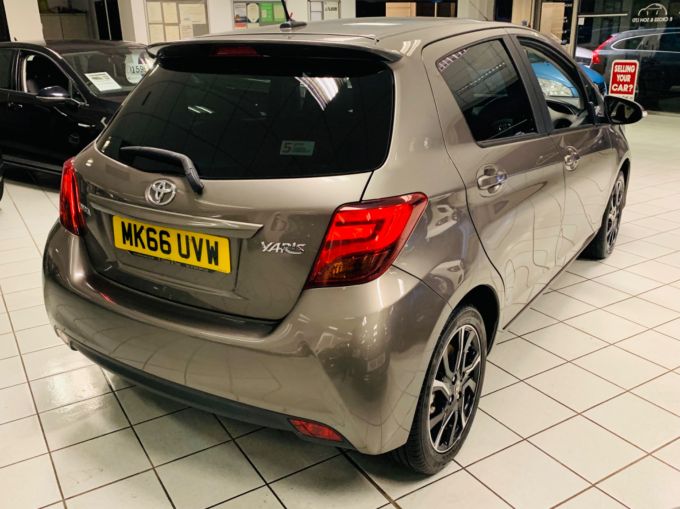 TOYOTA YARIS VVT-I DESIGN TSS - 5157 - 6