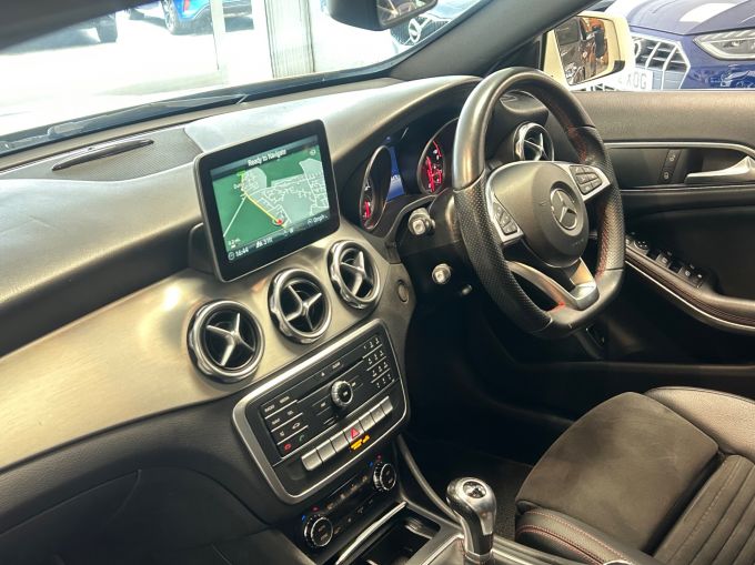 MERCEDES GLA-CLASS GLA 200 D AMG LINE - 5801 - 14