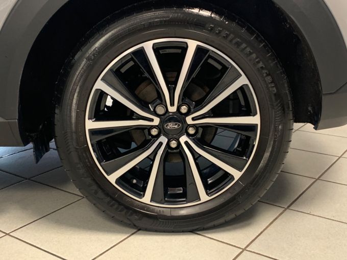 FORD PUMA TITANIUM - 5920 - 24