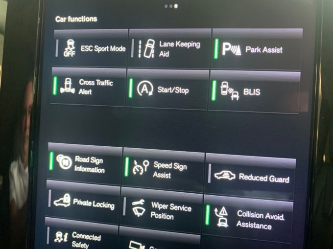VOLVO XC60 D4 MOMENTUM AWD - 5746 - 17