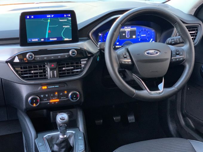 FORD KUGA TITANIUM EDITION - 5925 - 12