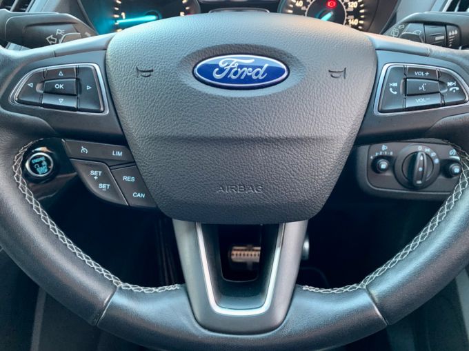 FORD KUGA ST-LINE TDCI AWD - 5937 - 16