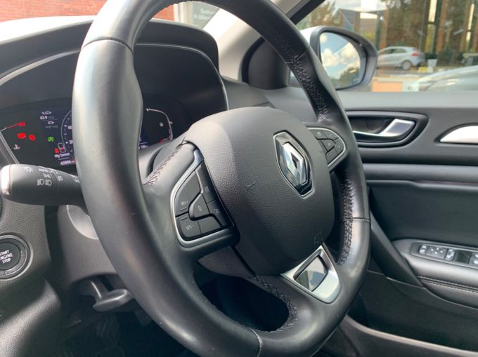 RENAULT MEGANE ICONIC DCI - 5736 - 13