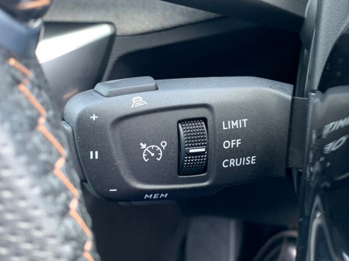 PEUGEOT 5008 BLUEHDI S/S GT - 5744 - 21