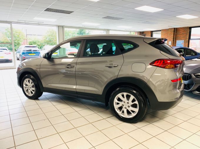 HYUNDAI TUCSON T-GDI SE NAV - 5865 - 9