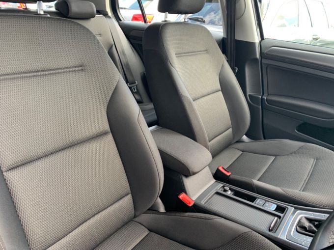VOLKSWAGEN GOLF SE NAVIGATION TSI EVO DSG - 5106 - 11