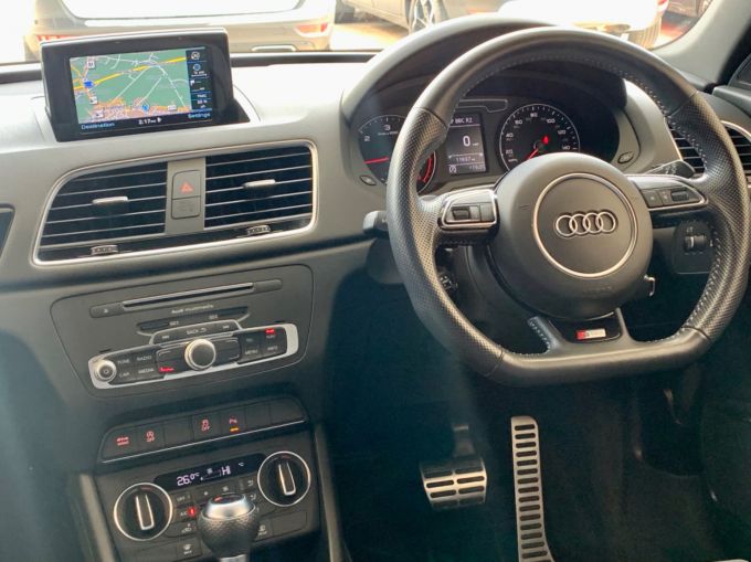 AUDI Q3 TDI QUATTRO BLACK EDITION - 5743 - 12