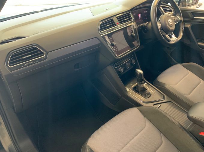 VOLKSWAGEN TIGUAN R-LINE TECH TDI DSG - 5144 - 10