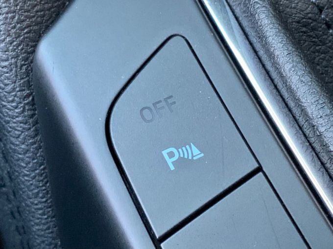 FORD KUGA TITANIUM EDITION - 5925 - 20