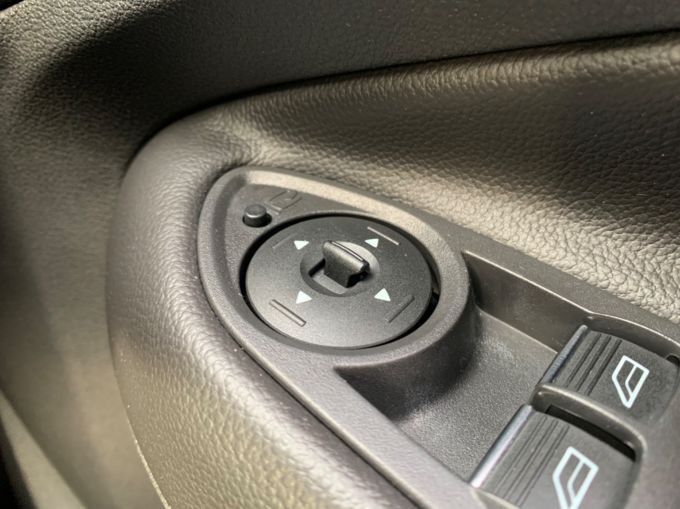 FORD KUGA ST-LINE TDCI - 5863 - 19