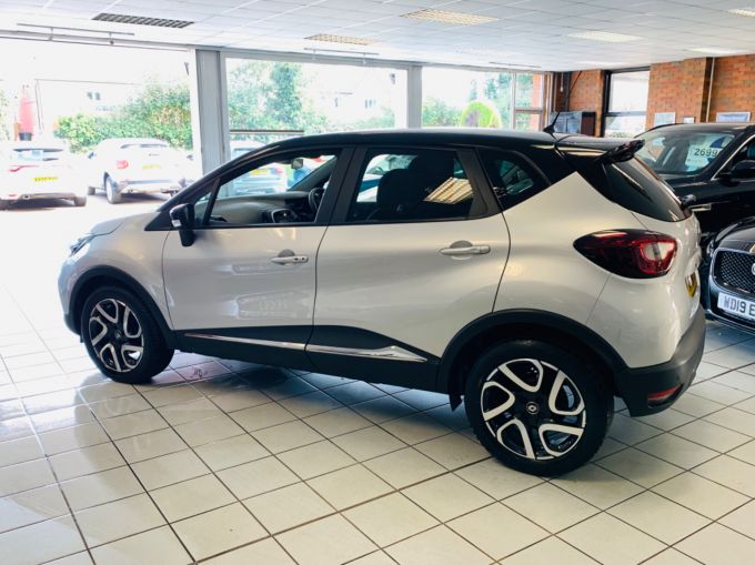 RENAULT CAPTUR ICONIC DCI - 5107 - 9
