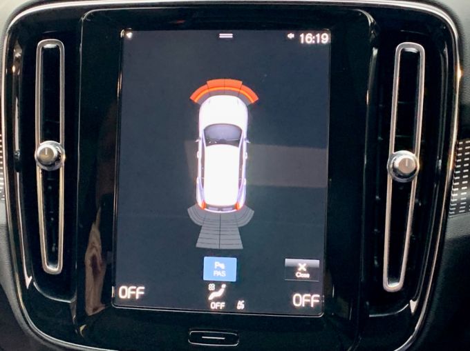 VOLVO XC40 B4 R-DESIGN MHEV - 5871 - 19
