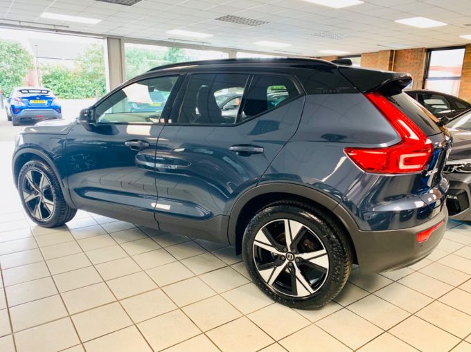 VOLVO XC40 RECHARGE T4 R-DESIGN - 5800 - 9