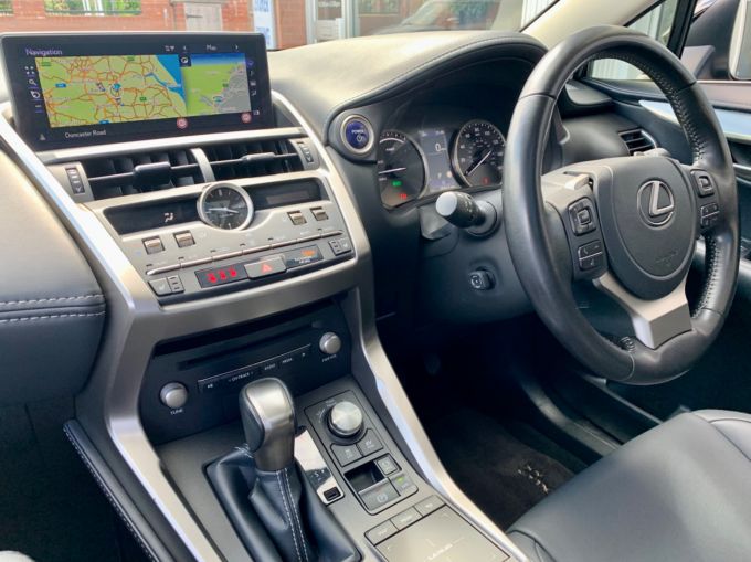 LEXUS NX 300H - 5728 - 11