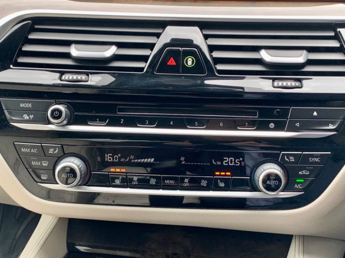 BMW 5 SERIES 520D XDRIVE M SPORT - 5886 - 18