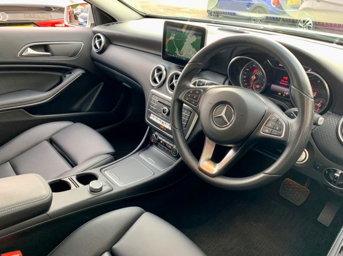 MERCEDES A-CLASS A 200 D SPORT PREMIUM - 5175 - 12