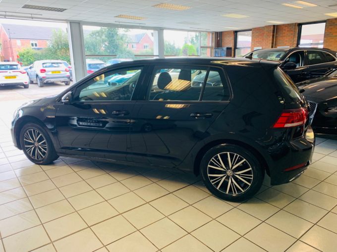 VOLKSWAGEN GOLF SE NAVIGATION TSI EVO DSG - 5106 - 9