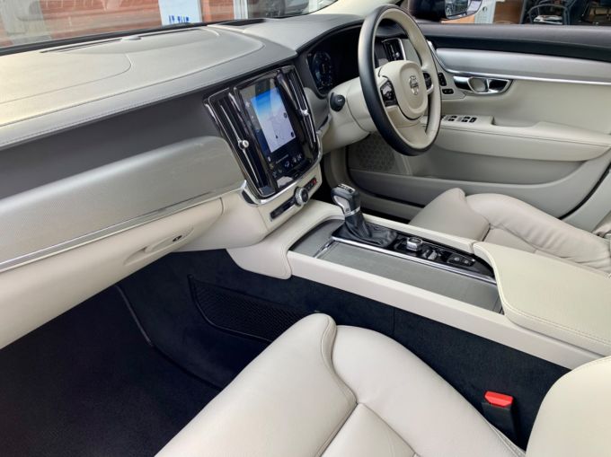 VOLVO V90 D4 CROSS COUNTRY PRO AWD - 5893 - 2