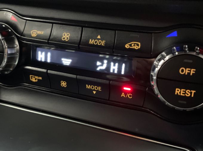 MERCEDES GLA-CLASS GLA 180 AMG LINE EDITION - 5910 - 18