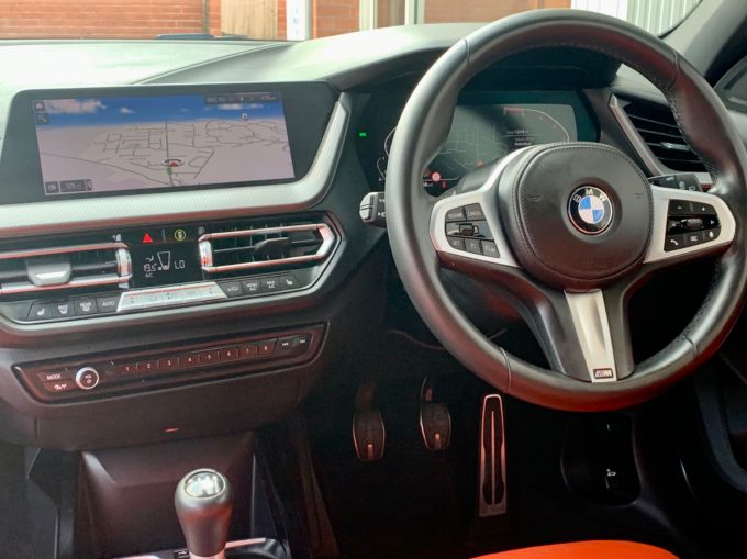 BMW 1 SERIES 118I M SPORT - 5698 - 11