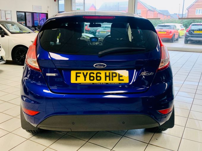 FORD FIESTA ZETEC - 5975 - 7