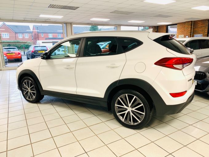 HYUNDAI TUCSON CRDI GO SE - 5951 - 1