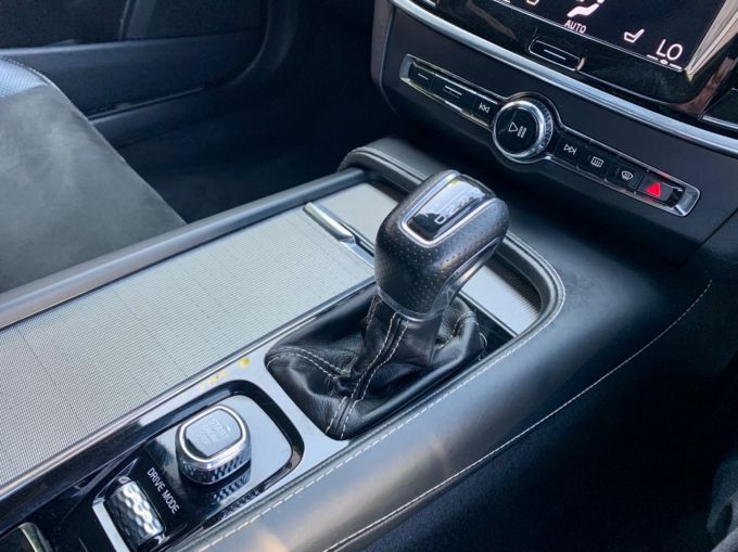 VOLVO S90 D4 R-DESIGN - 5680 - 19
