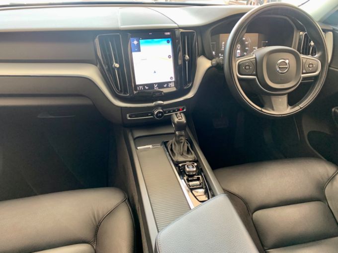 VOLVO XC60 T5 MOMENTUM AWD - 5717 - 13