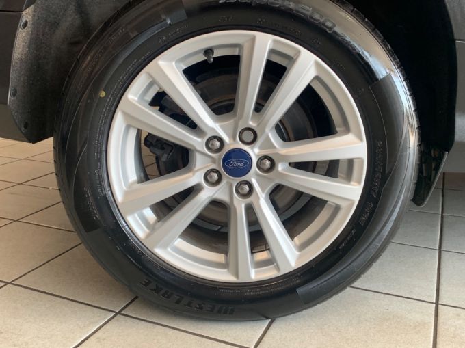 FORD KUGA ZETEC - 5782 - 23