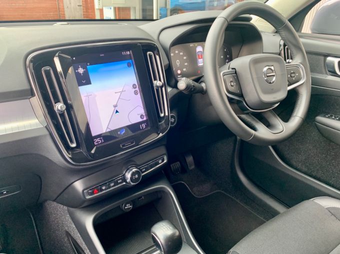 VOLVO XC40 D3 MOMENTUM - 5775 - 14