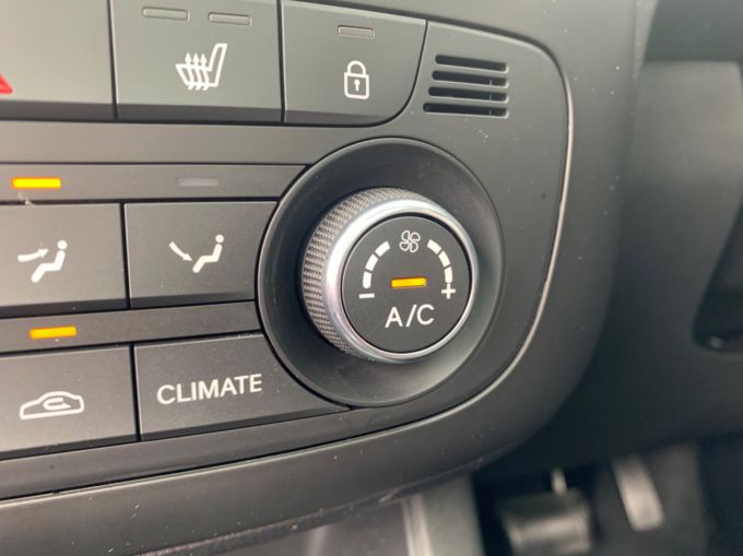 KIA VENGA 4 - 5732 - 19