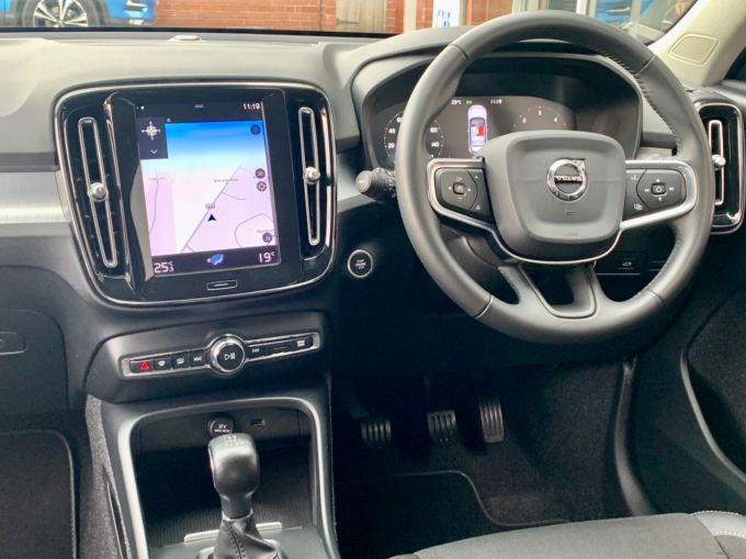 VOLVO XC40 D3 MOMENTUM - 5775 - 12