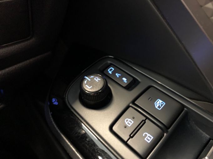 TOYOTA CHR EXCEL - 5953 - 18