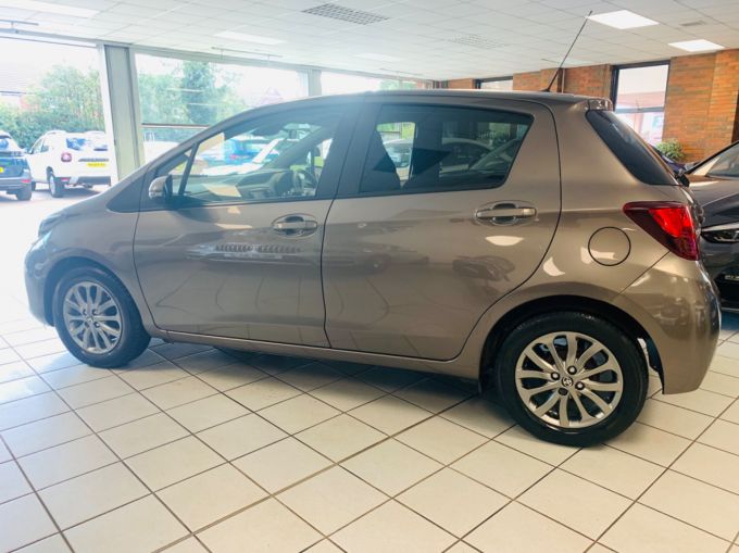 TOYOTA YARIS D-4D ICON TSS - 5847 - 9