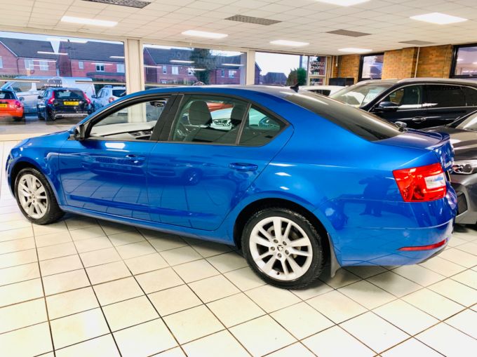 SKODA OCTAVIA SE L TSI - 5935 - 9