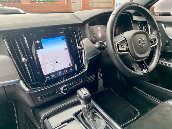 VOLVO S90 D4 R-DESIGN - 5849 - 13