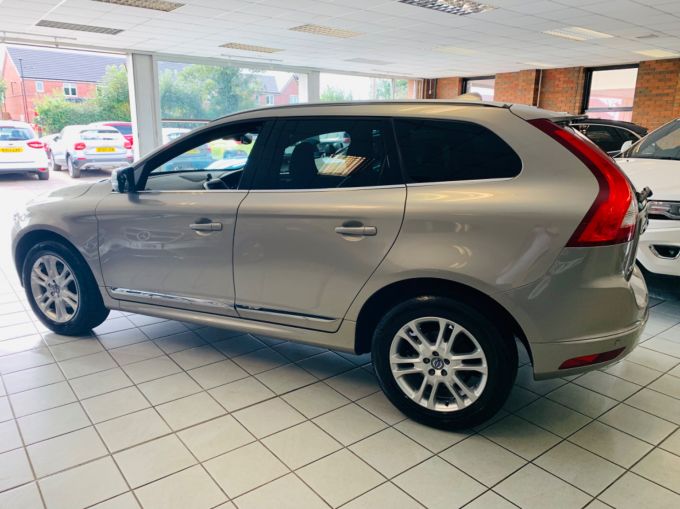 VOLVO XC60 D5 SE LUX NAV AWD - 5087 - 10