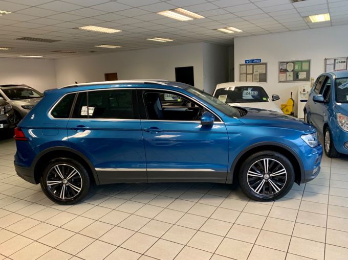 VOLKSWAGEN TIGUAN SE NAVIGATION TDI 4MOTION - 5105 - 7