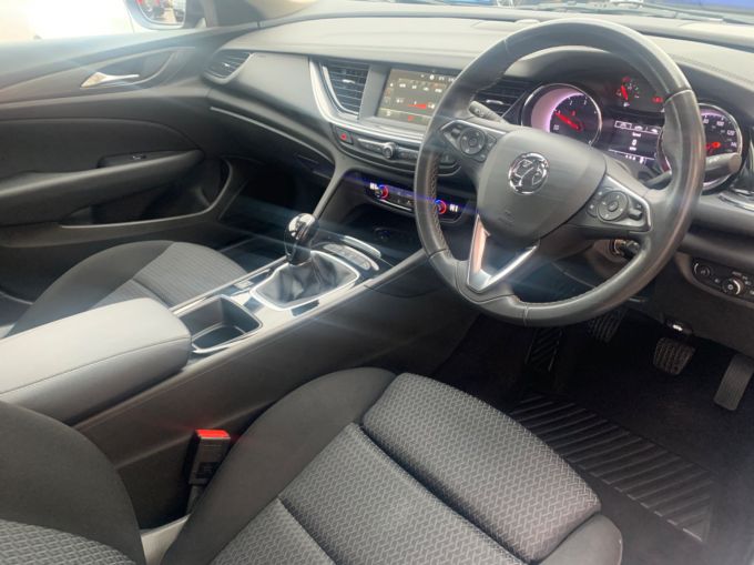 VAUXHALL INSIGNIA GRAND SPORT SE NAV - 5912 - 11