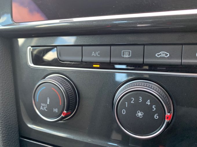 VOLKSWAGEN GOLF SE NAVIGATION TSI EVO DSG - 5106 - 17