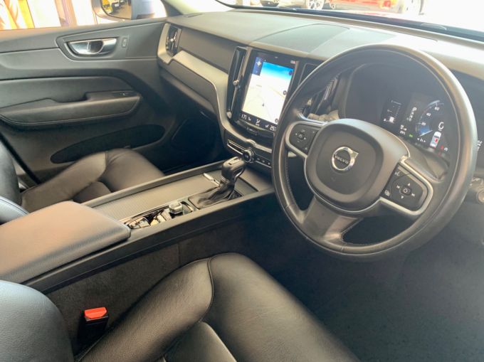 VOLVO XC60 T5 MOMENTUM AWD - 5717 - 14