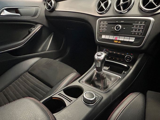 MERCEDES GLA-CLASS GLA 200 D AMG LINE - 5801 - 18