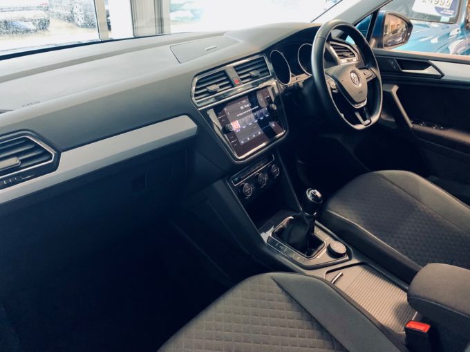 VOLKSWAGEN TIGUAN SE NAVIGATION TDI 4MOTION - 5105 - 2