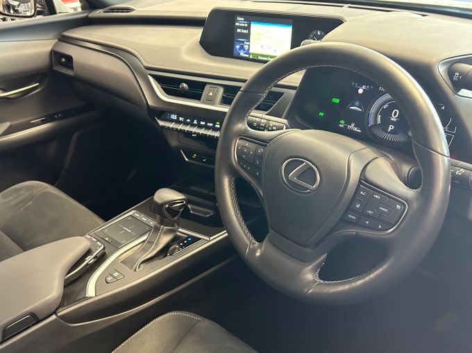 LEXUS UX 250H - 5672 - 32